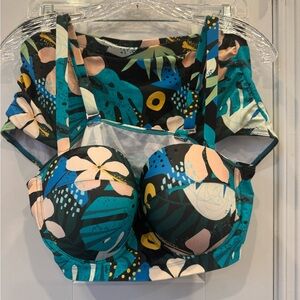 Amazon Green and Blue Bustier Cut Out Sleeveless Bikini
New Without Tags XL